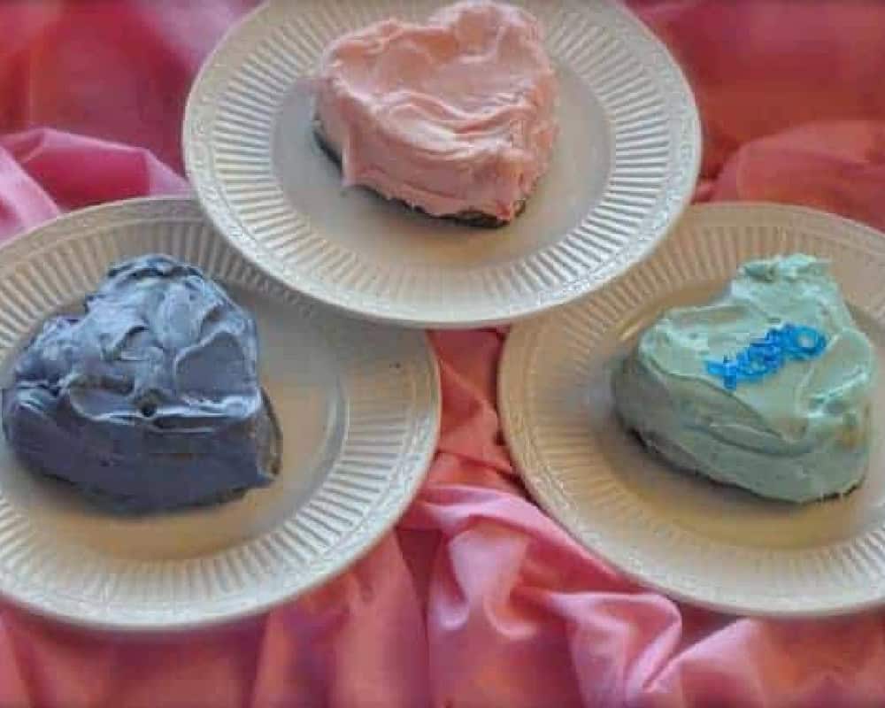 cheesecakes with buttercream frosting