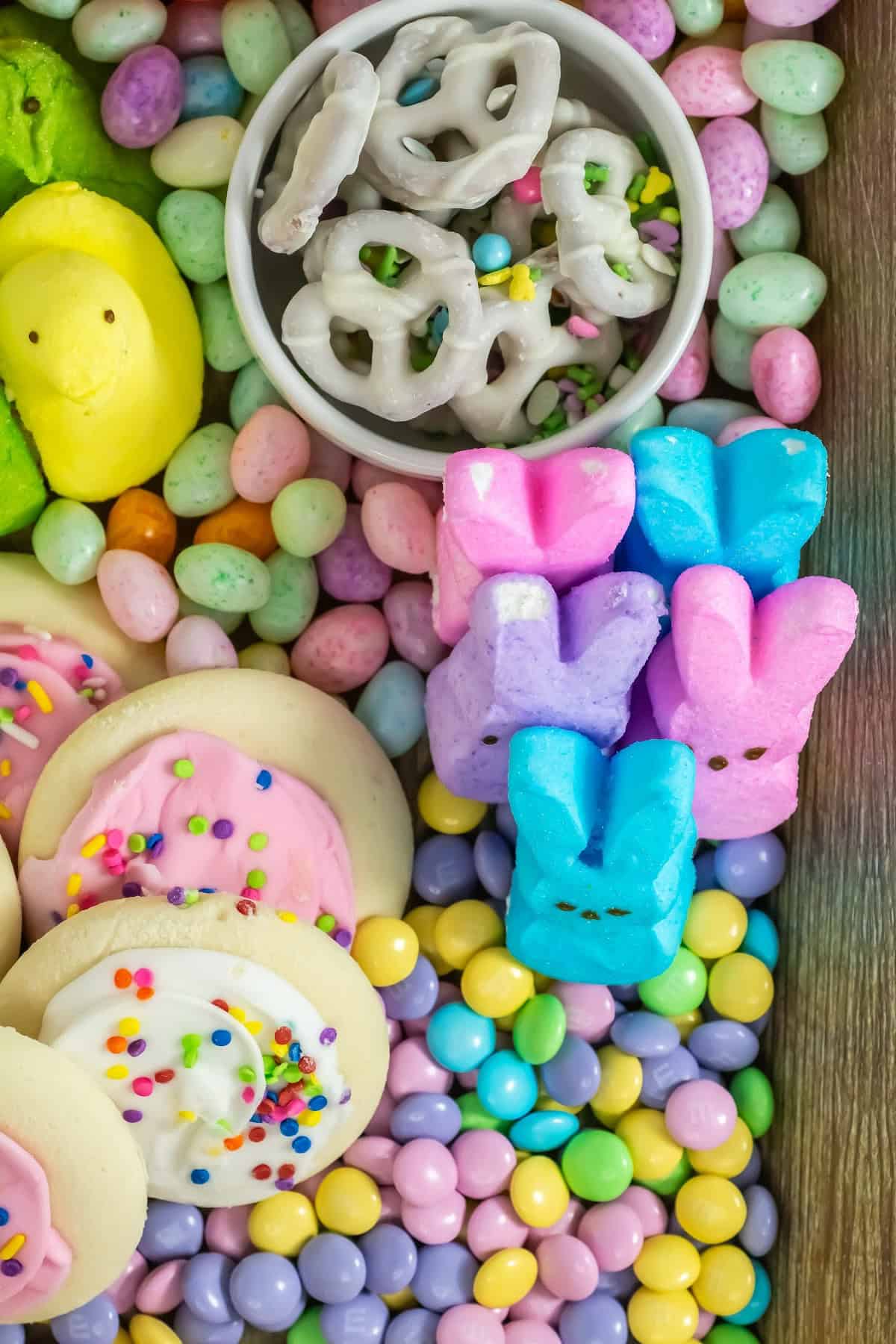 easter dessert board (3)