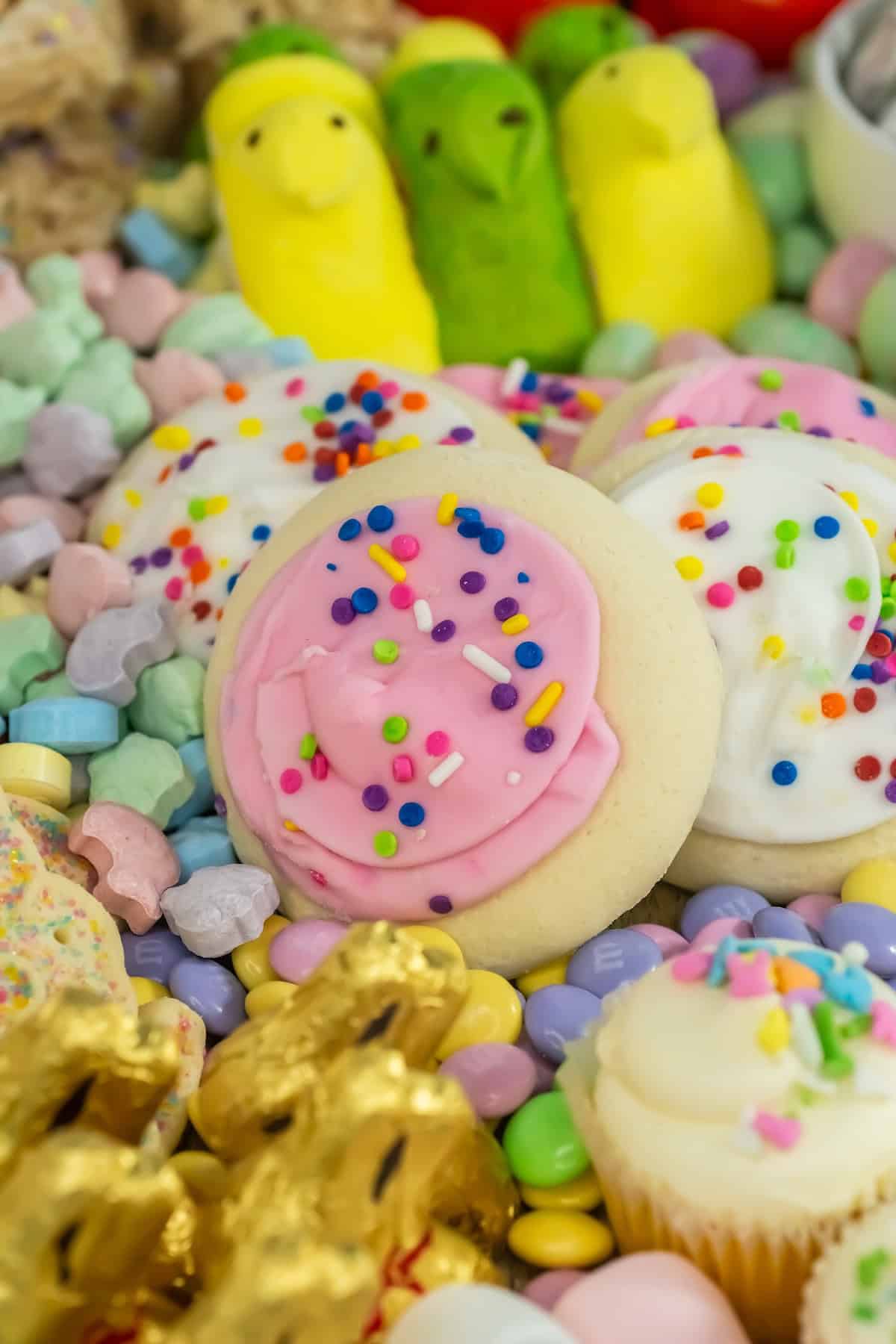 easter dessert board (4)