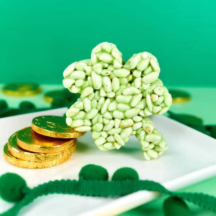 Shamrock Rice Krispie Treats Irish Luck jellojoy.jpg