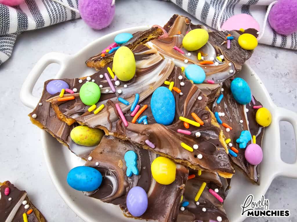 Easter Cracker Bark (1)