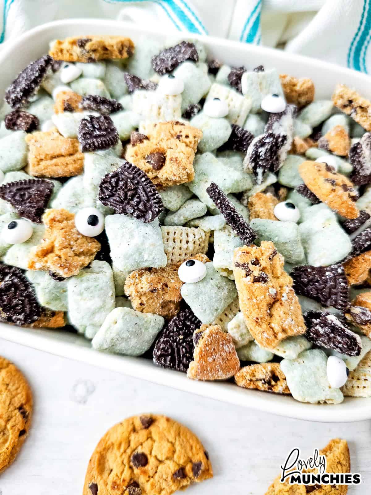 Cookie Monster Puppy Chow (2)